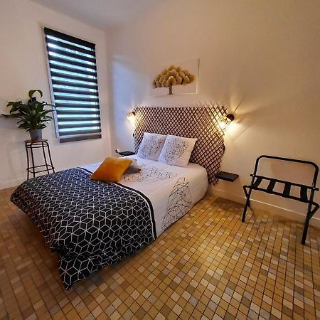Chez Jollyjune, A Moins D'Une Heure Du Mont Saint Michel Champeaux 外观 照片
