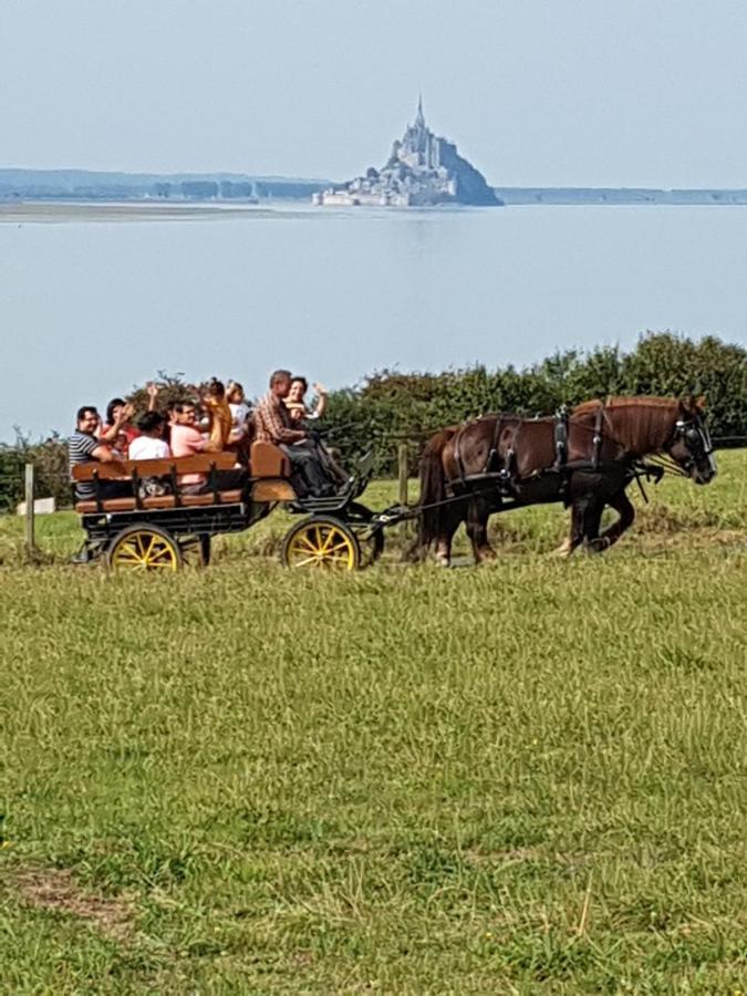 Chez Jollyjune, A Moins D'Une Heure Du Mont Saint Michel Champeaux 外观 照片