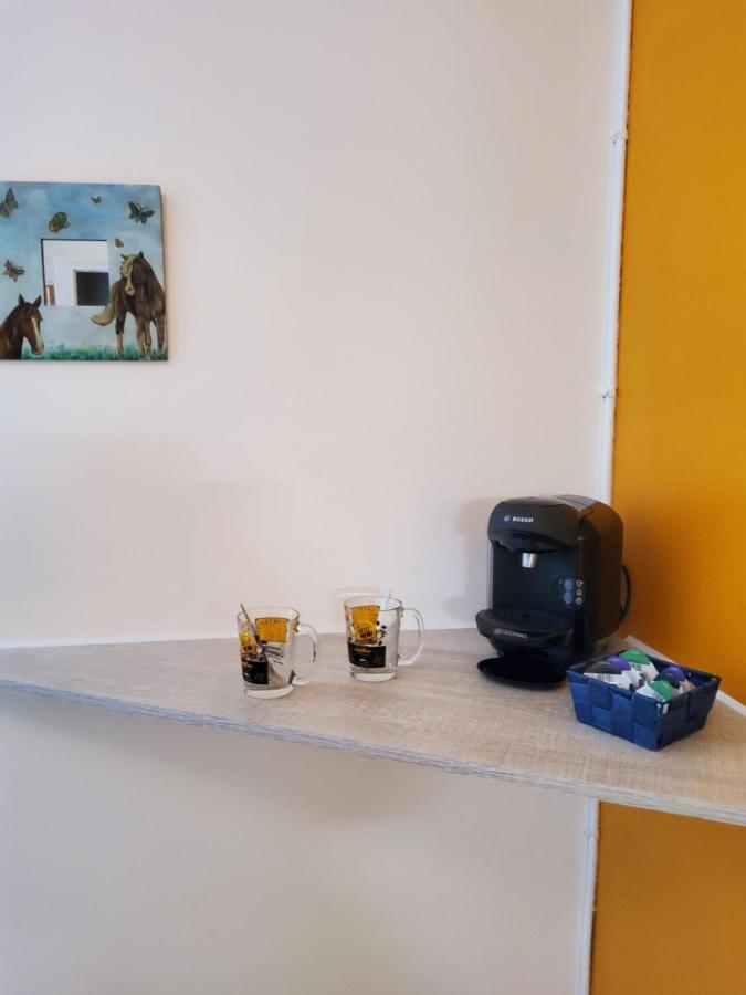 Chez Jollyjune, A Moins D'Une Heure Du Mont Saint Michel Champeaux 外观 照片