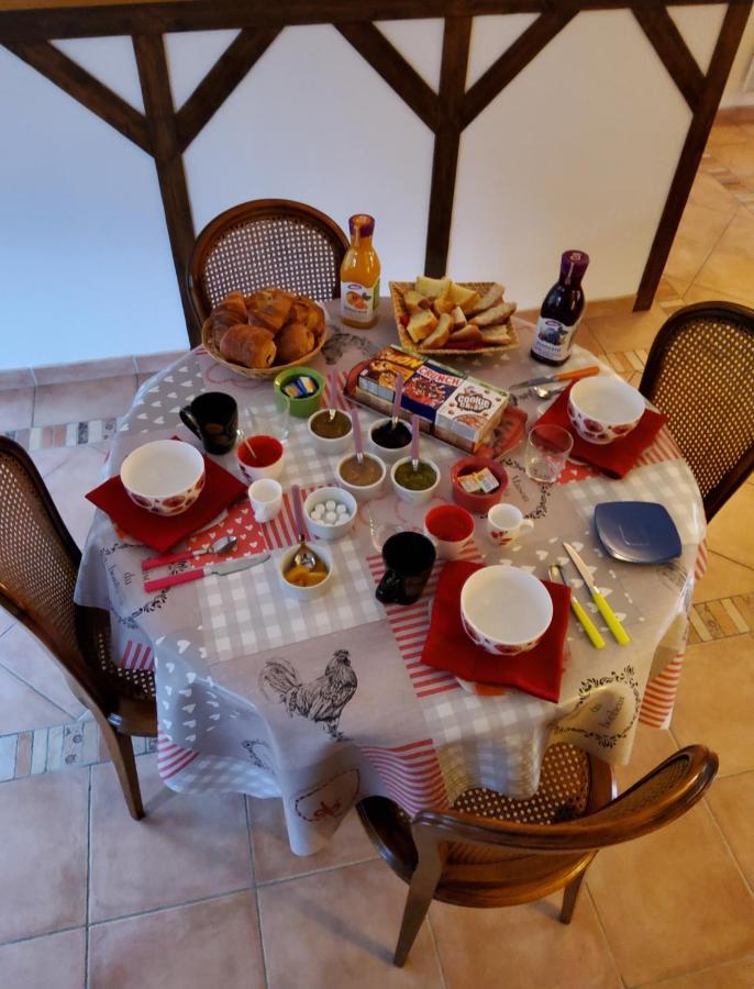 Chez Jollyjune, A Moins D'Une Heure Du Mont Saint Michel Champeaux 外观 照片